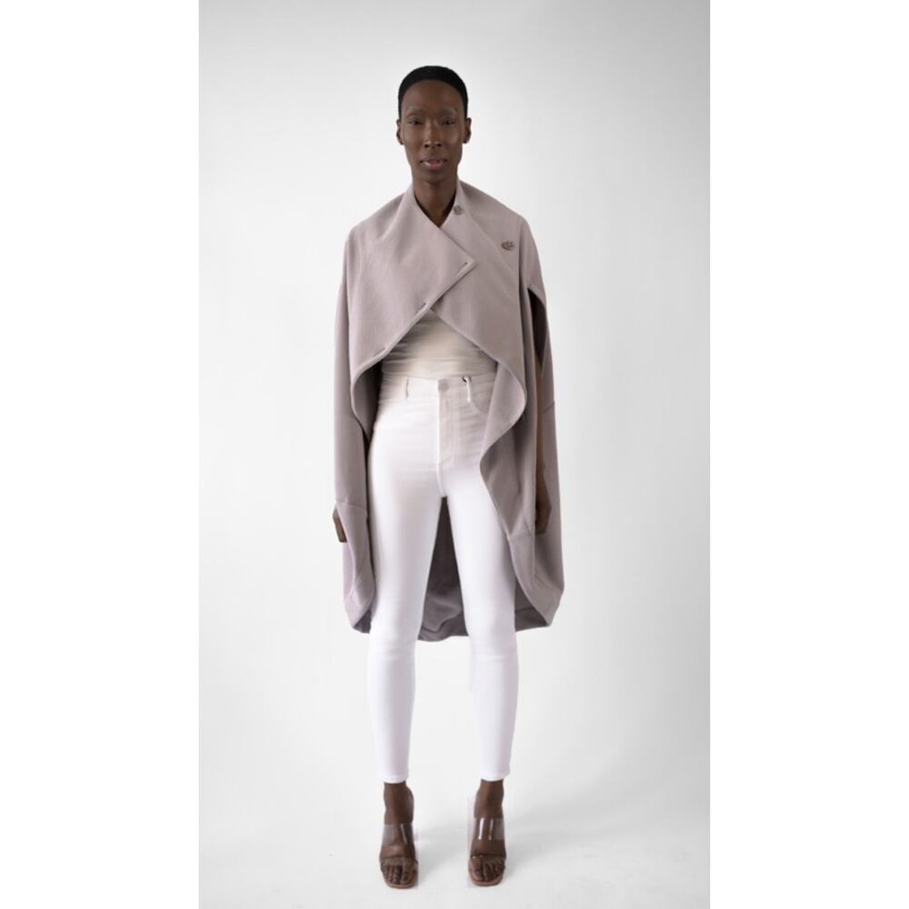 Evryday Jane Gail Travel Pod Cape Black NWT PLUS size 2X/3X Poncho Minimalist - Picture 6 of 16